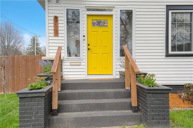 910 W Waldo Ave, Independence, MO 64050