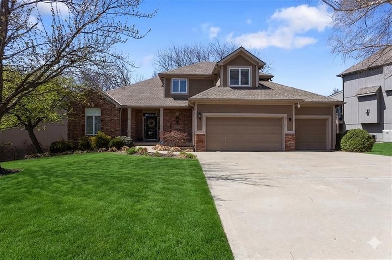 6180 Nevada Ave, Parkville, MO 64152