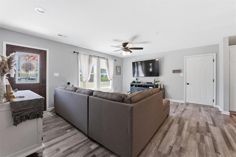 402 Mill St, Strasburg, MO 64090