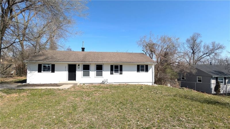 3812 93rd St, Kansas City, MO 64132