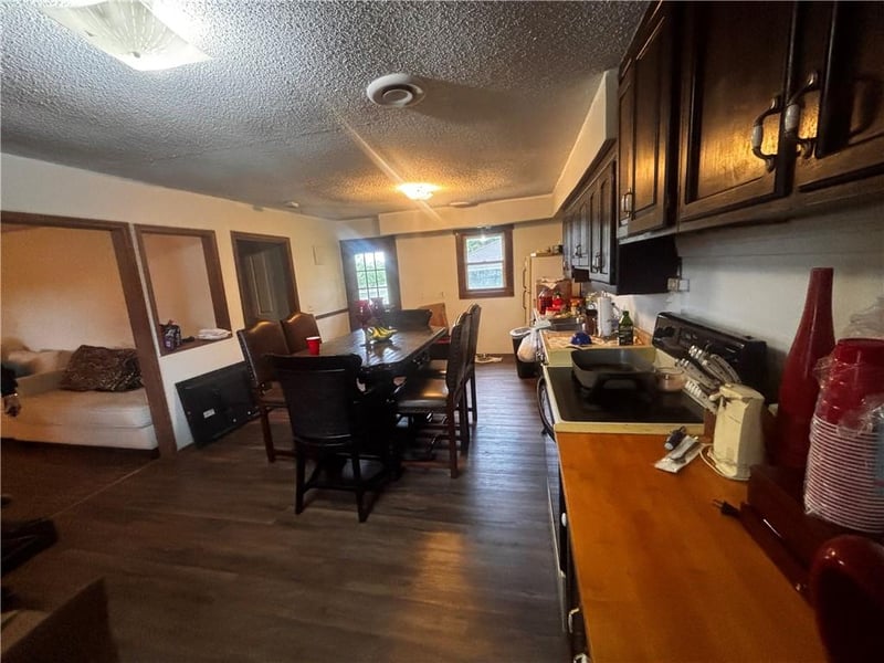 15090 Walmer St, Overland Park, KS 66223