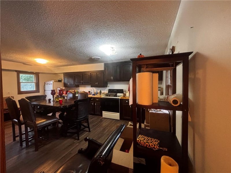 15090 Walmer St, Overland Park, KS 66223