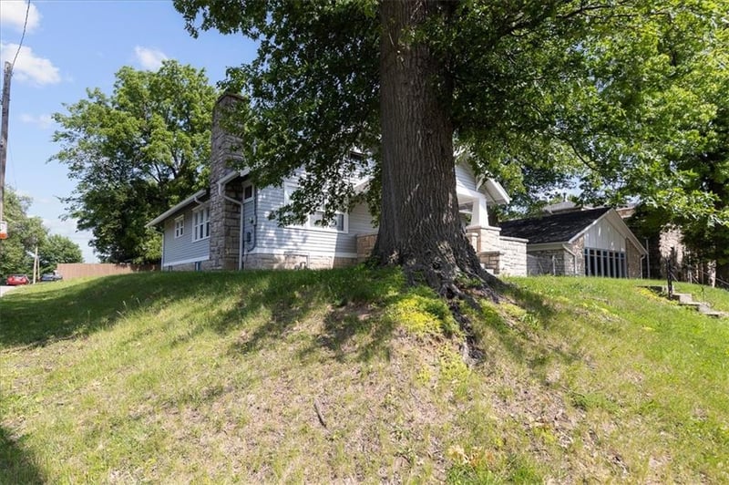 2031 32nd St, Kansas City, KS 66104