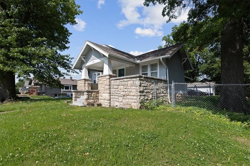 2031 32nd St, Kansas City, KS 66104