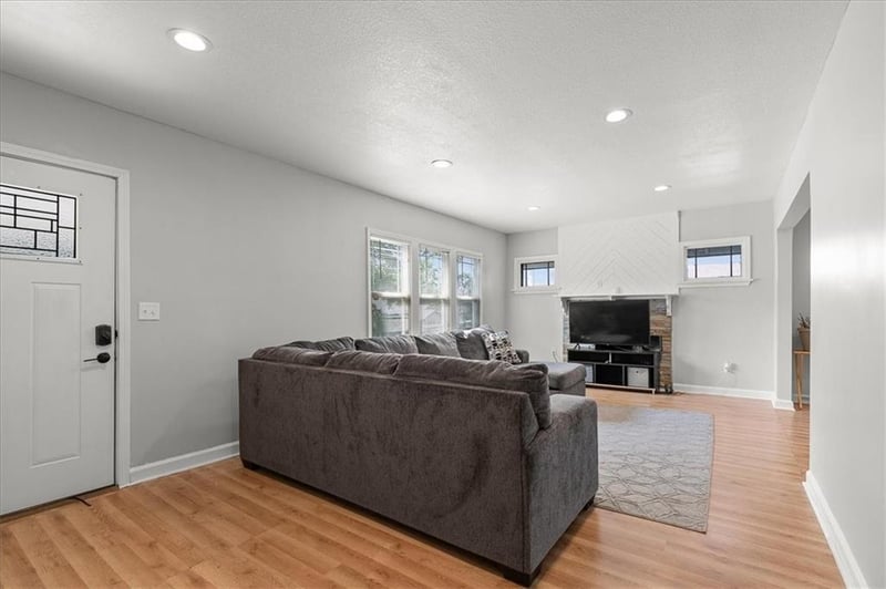 2031 32nd St, Kansas City, KS 66104