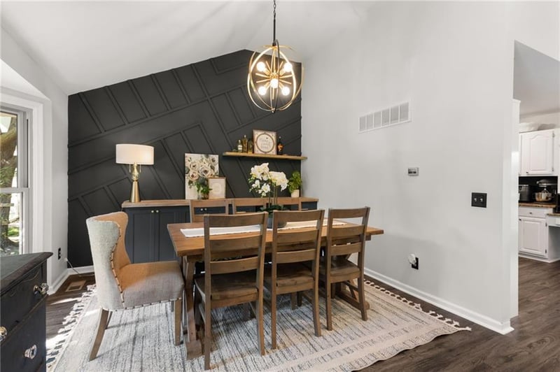 8609 Greenway Ln, Lenexa, KS 66215