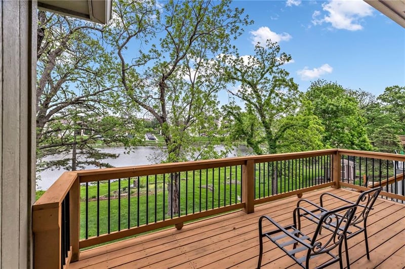 1640 Hunter Dr, Olathe, KS 66061