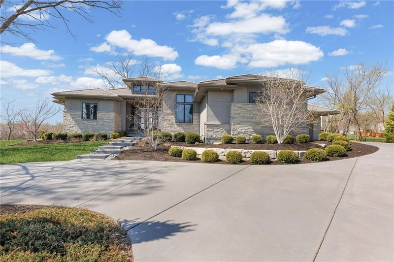4140 W 151st St, Leawood, KS 66224