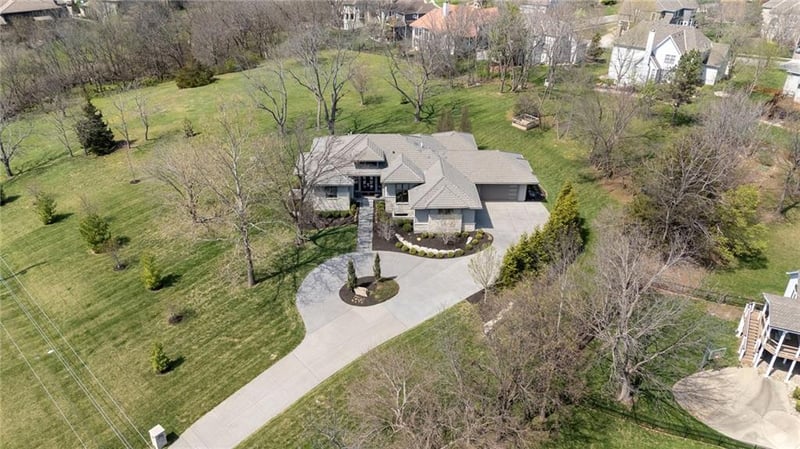4140 W 151st St, Leawood, KS 66224