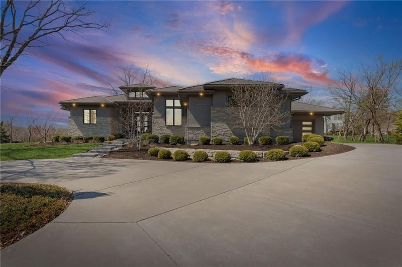 4140 W 151st St, Leawood, KS 66224