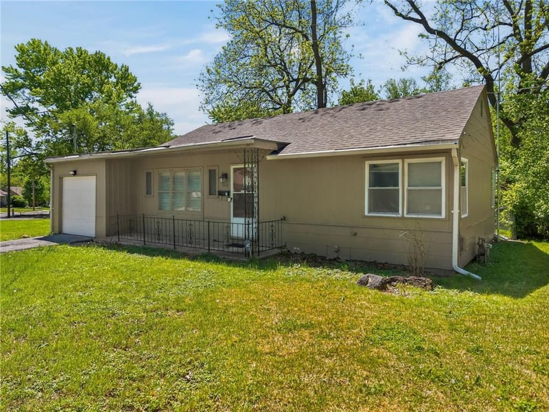 7400 Lamar Ave, Overland Park, KS 66204