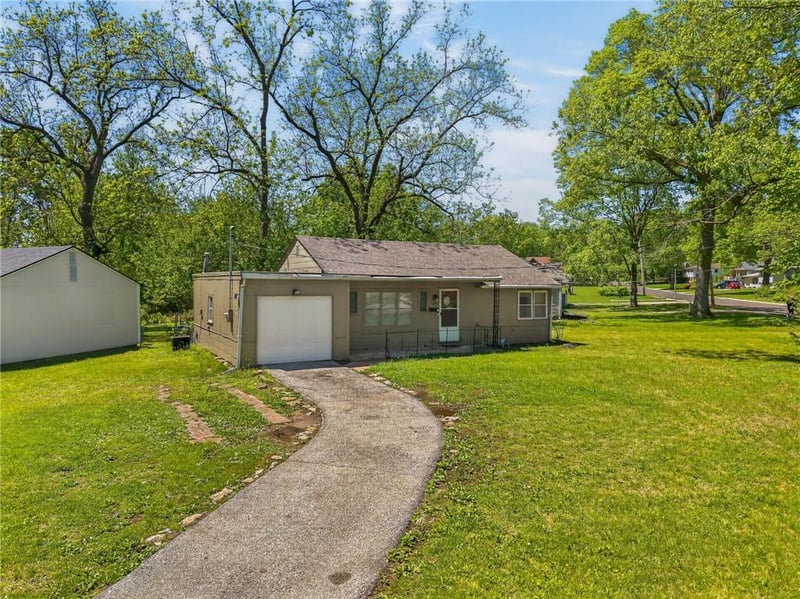 7400 Lamar Ave, Overland Park, KS 66204
