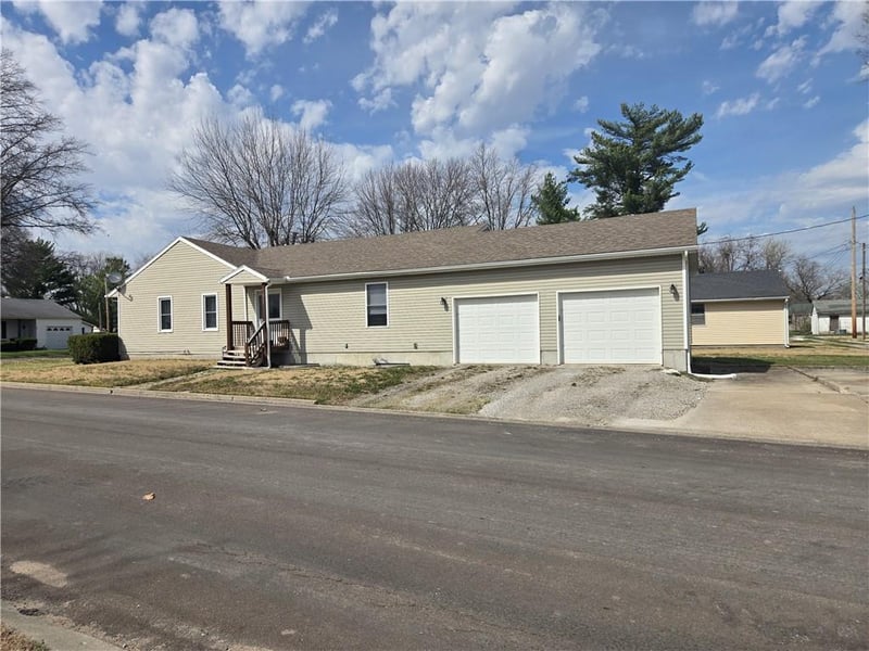 511 S Leona St, Concordia, MO 64020