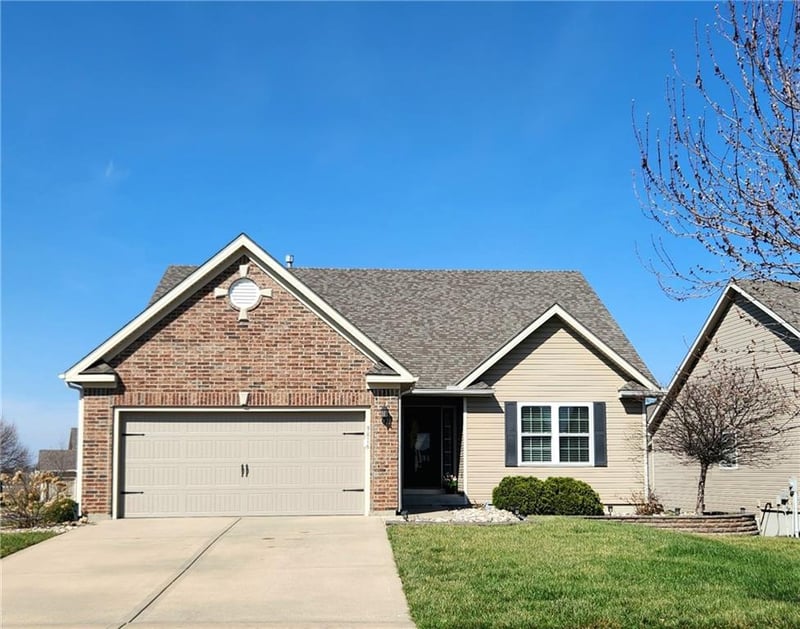 9816 Stark Ave, Kansas City, MO 64157