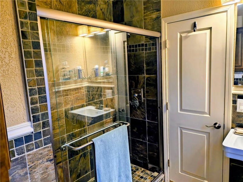 1108 46th St #6, Kansas City, MO 64112