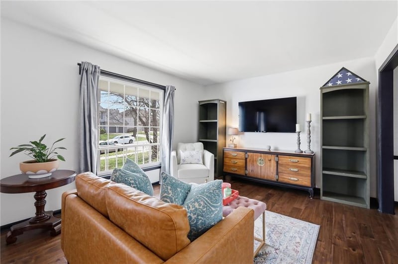 11520 Robinson St, Overland Park, KS 66210