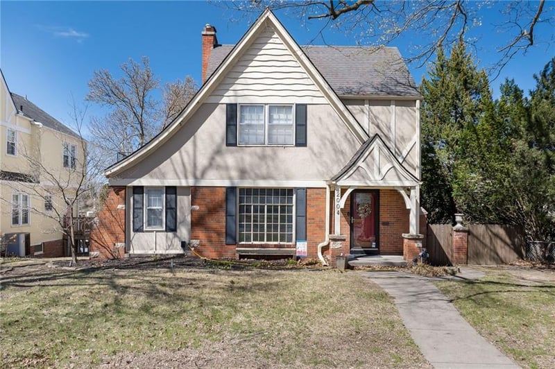 2004 Ashland Ave, St Joseph, MO 64506