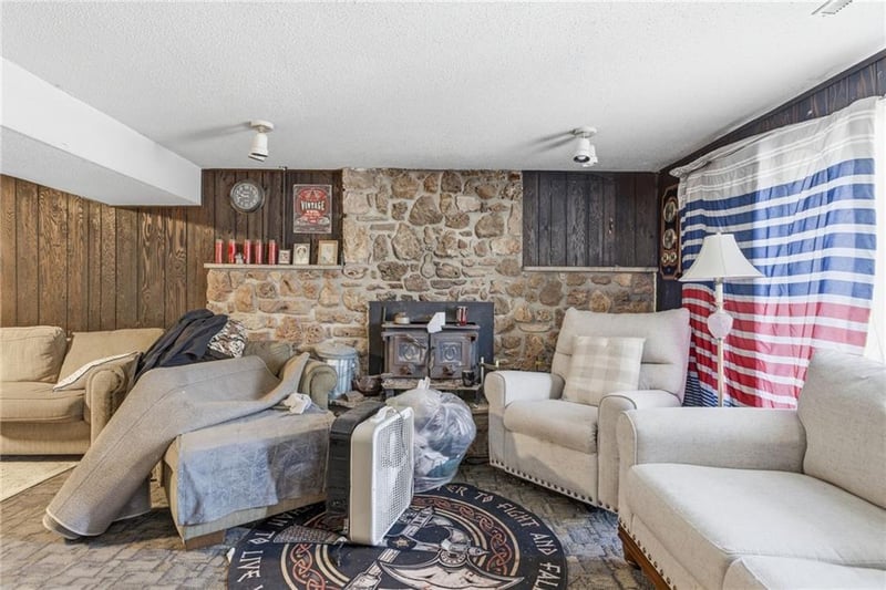 14903 Kentucky Rd, Independence, MO 64050