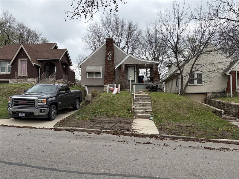 2543 Drury Ave, Kansas City, MO 64127