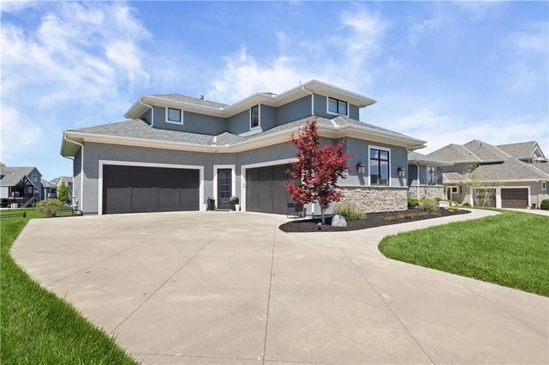 10710 W 173rd Ter, Overland Park, KS 66221