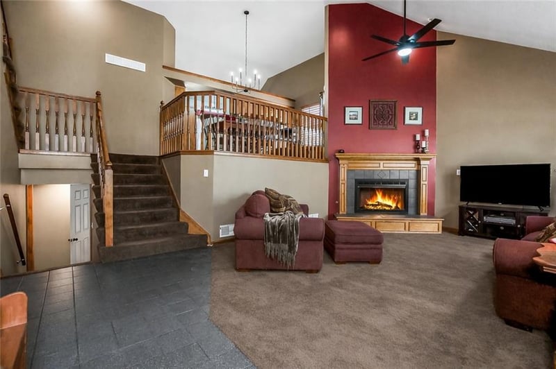 305 Fiddlewood Ave, Lee's Summit, MO 64086