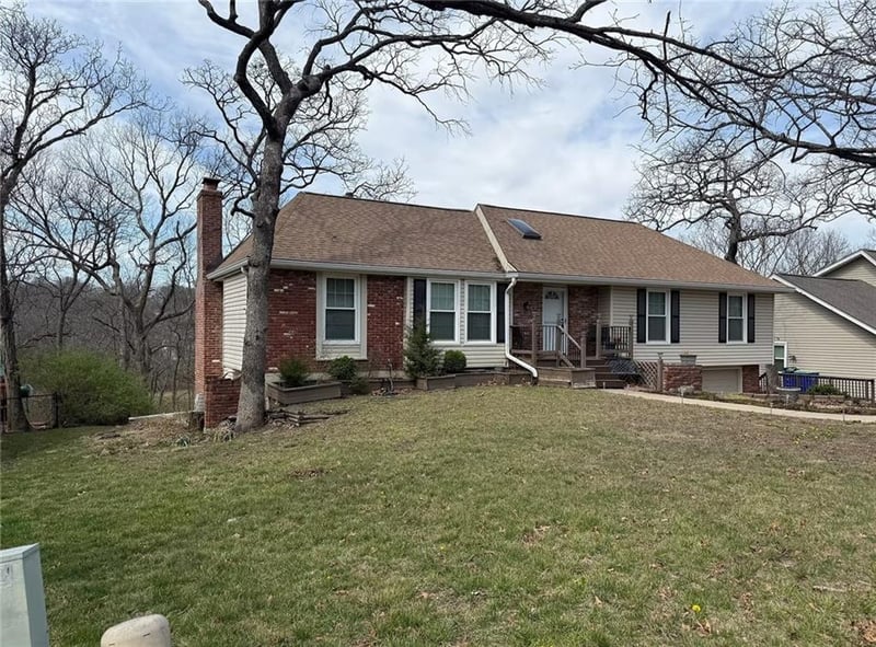 6926 Albervan St, Shawnee, KS 66216
