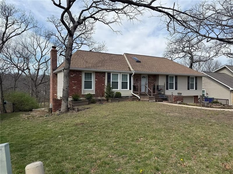 6926 Albervan St, Shawnee, KS 66216