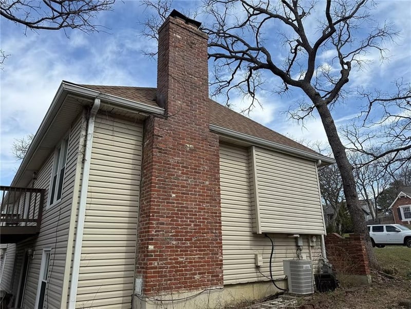 6926 Albervan St, Shawnee, KS 66216