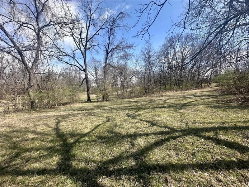 8740 Barber Ave, Kansas City, KS 66111