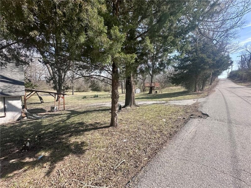 8740 Barber Ave, Kansas City, KS 66111