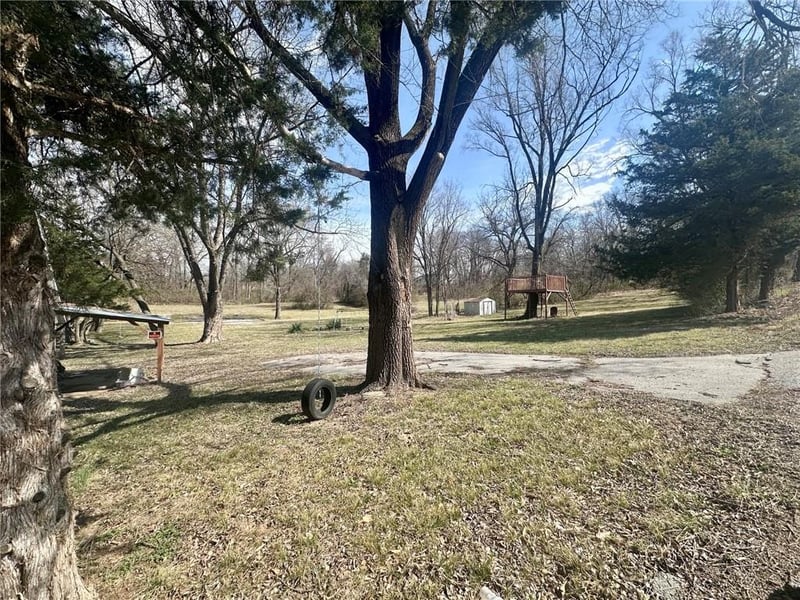 8740 Barber Ave, Kansas City, KS 66111