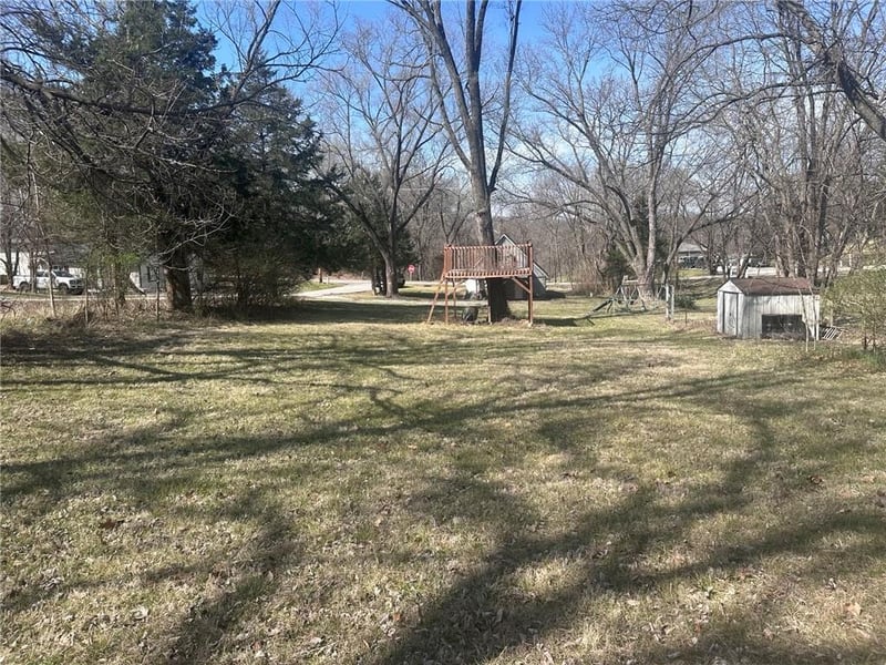 8740 Barber Ave, Kansas City, KS 66111