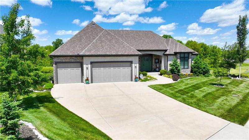 10439 N St Clair Ave, Kansas City, MO 64154