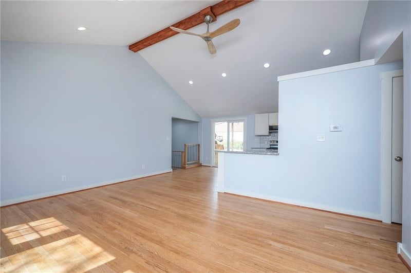 8812 82nd St, Overland Park, KS 66204