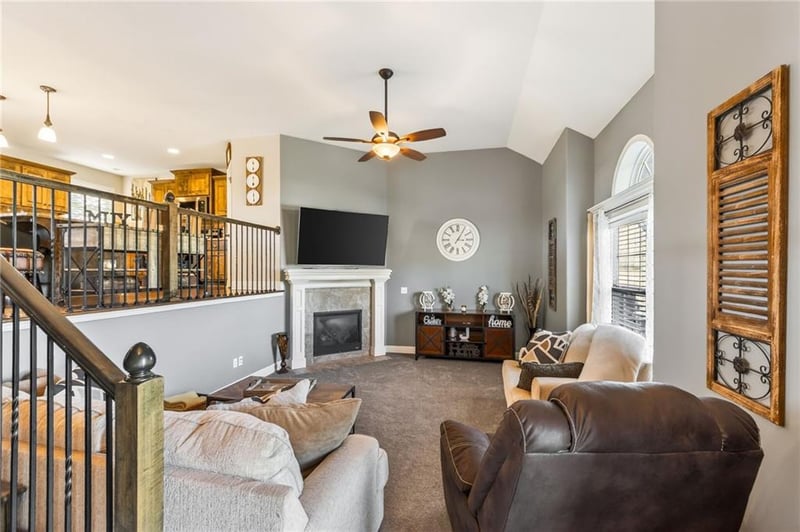 1004 Beatty Ct, Blue Springs, MO 64014