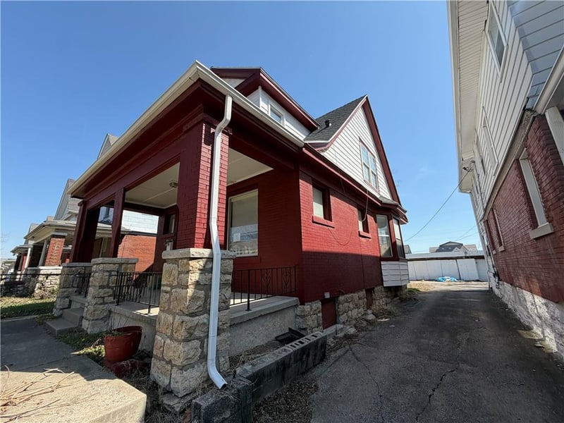 2611 Garfield Ave, Kansas City, MO 64127