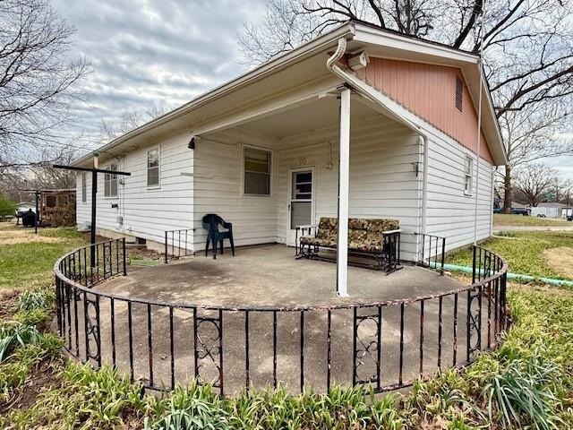 1208 20th St, Lawrence, KS 66046