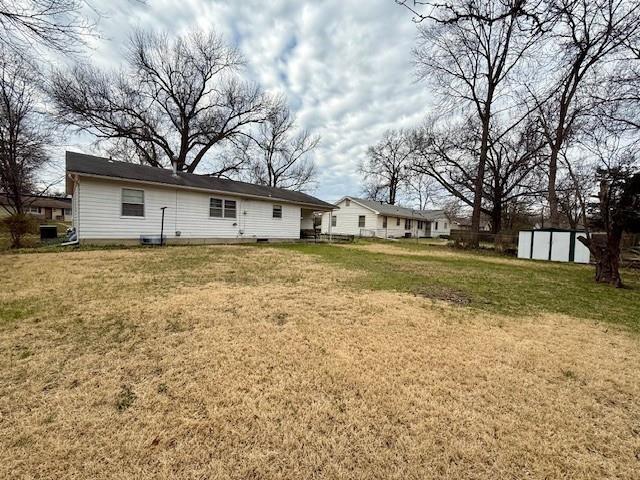 1208 20th St, Lawrence, KS 66046