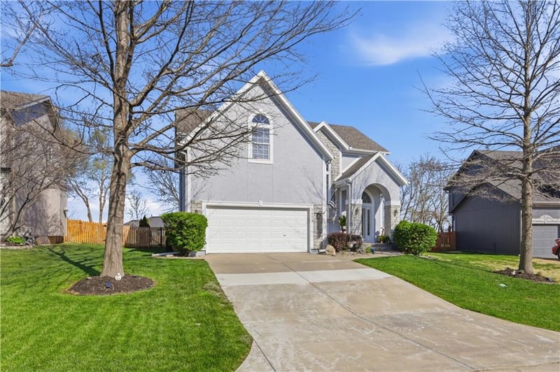 5929 Lone Elm Rd, Shawnee, KS 66218
