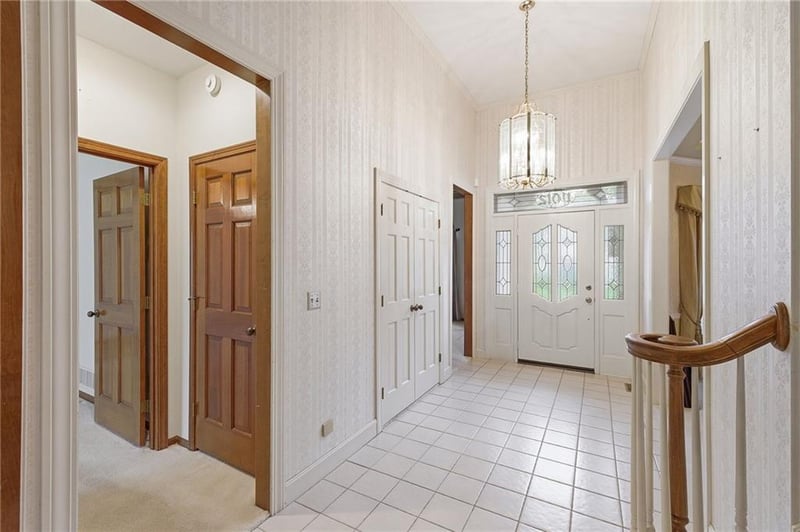 11012 125th St, Overland Park, KS 66213