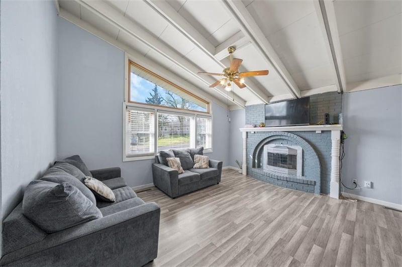 8106 Elizabeth Ave, Kansas City, KS 66112