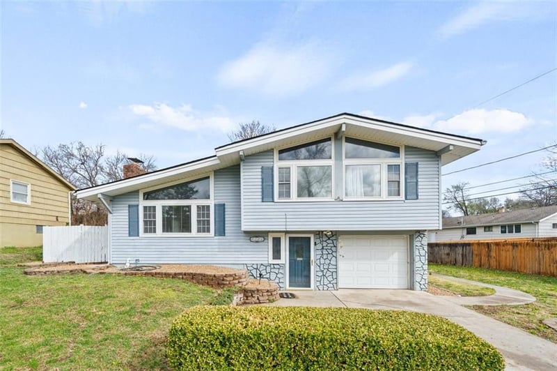 8106 Elizabeth Ave, Kansas City, KS 66112