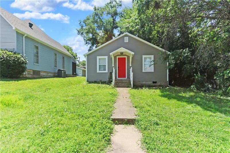 214 Ming St, Warrensburg, MO 64093