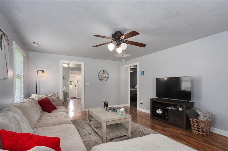 214 Ming St, Warrensburg, MO 64093