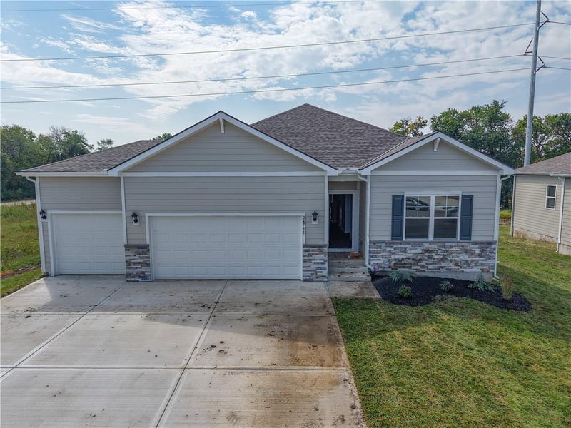 25010 178th Ter, Gardner, KS 66030