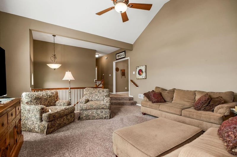 1218 Wildwood St, Leavenworth, KS 66048