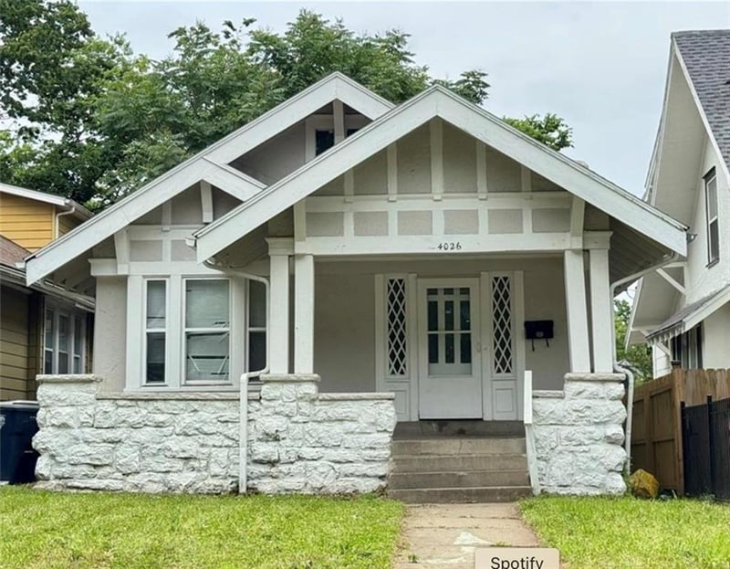 4026 Agnes Ave, Kansas City, MO 64130