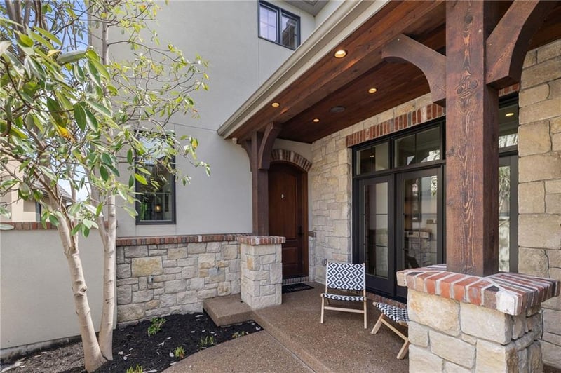 4635 Jarboe St, Kansas City, MO 64112