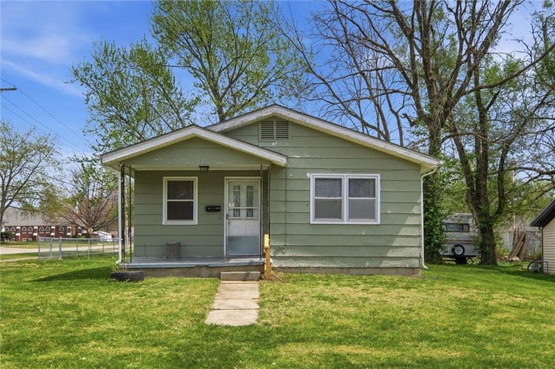 933 Cedar St, Ottawa, KS 66067