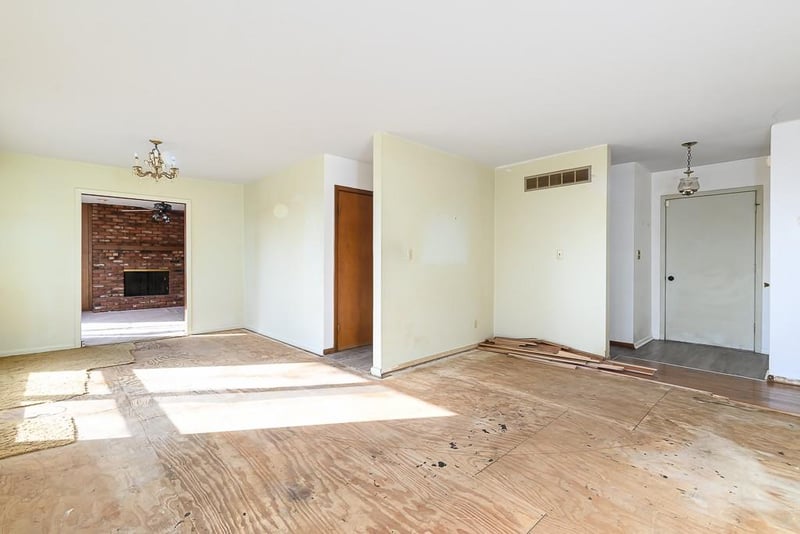 1021 Kouns Ln, Kansas City, KS 66111